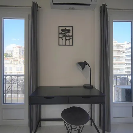 Apartment Fonctionnel Et Confortable A0b204 *